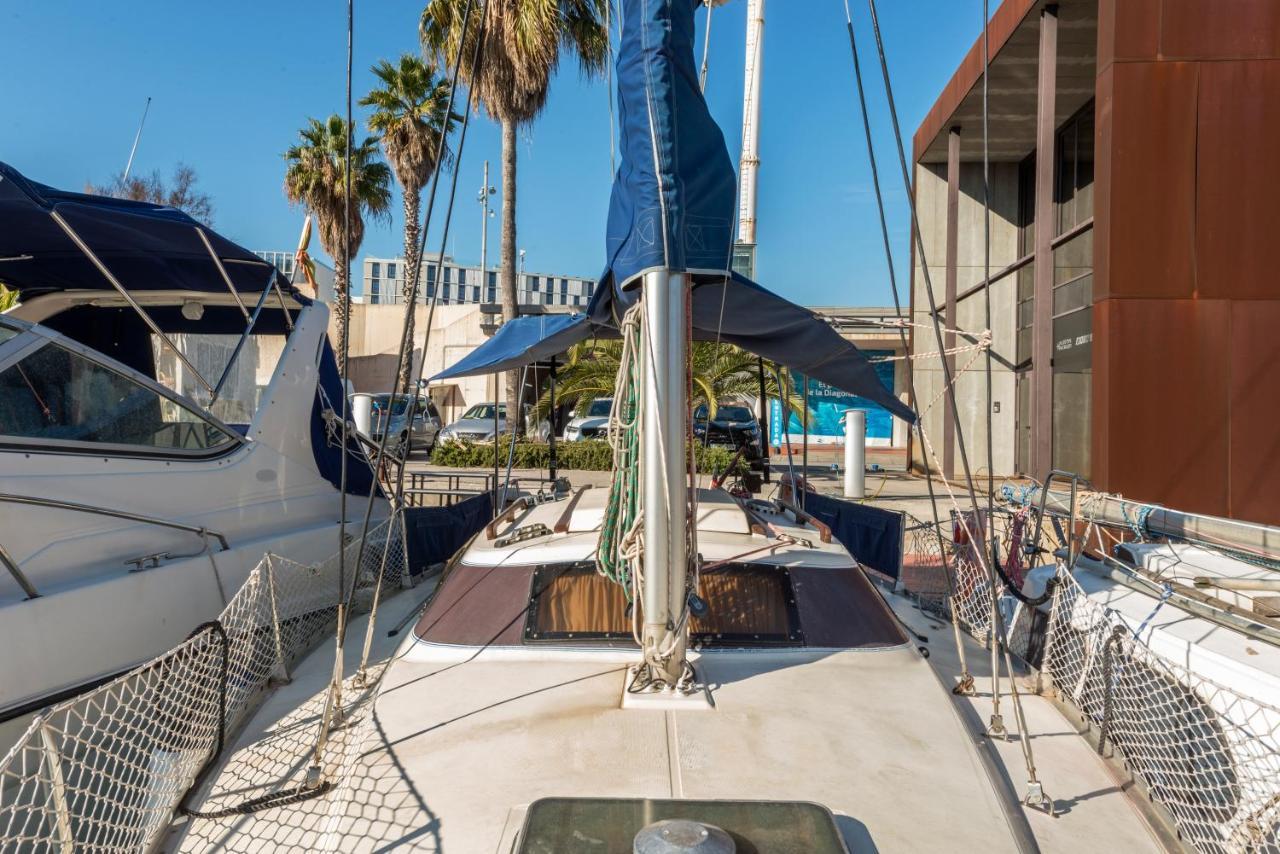 Pequeno Velero En Port Forum Ideal Para Backpackers Sant Adria de Besos Eksteriør bilde