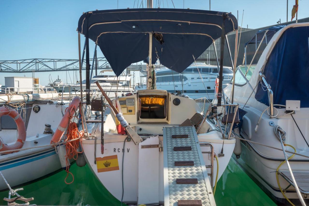 Pequeno Velero En Port Forum Ideal Para Backpackers Sant Adria de Besos Eksteriør bilde